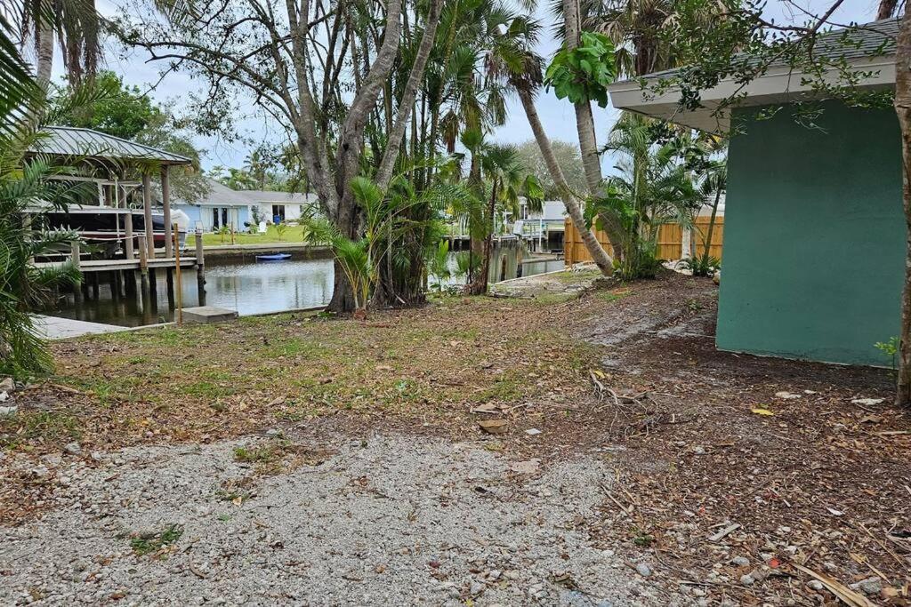 Blue Crab Dock On Gulf Canal Front Close 2 Beach Restaurants Bonita Springs Bagian luar foto