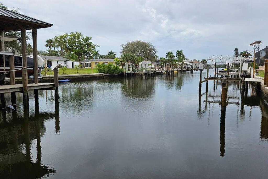 Blue Crab Dock On Gulf Canal Front Close 2 Beach Restaurants Bonita Springs Bagian luar foto