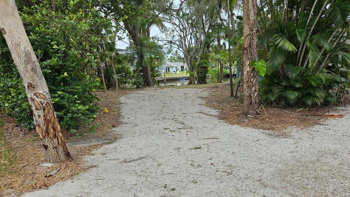 Blue Crab Dock On Gulf Canal Front Close 2 Beach Restaurants Bonita Springs Bagian luar foto